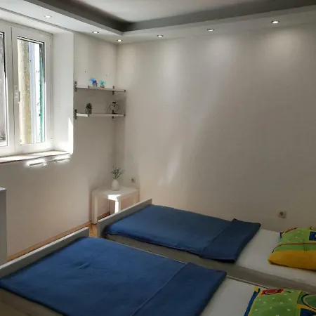 Apartment Split *