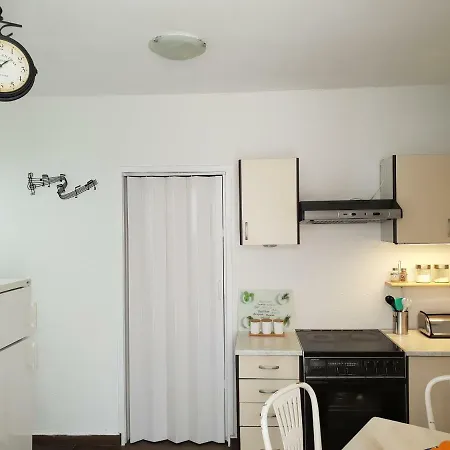 Apartment Split *